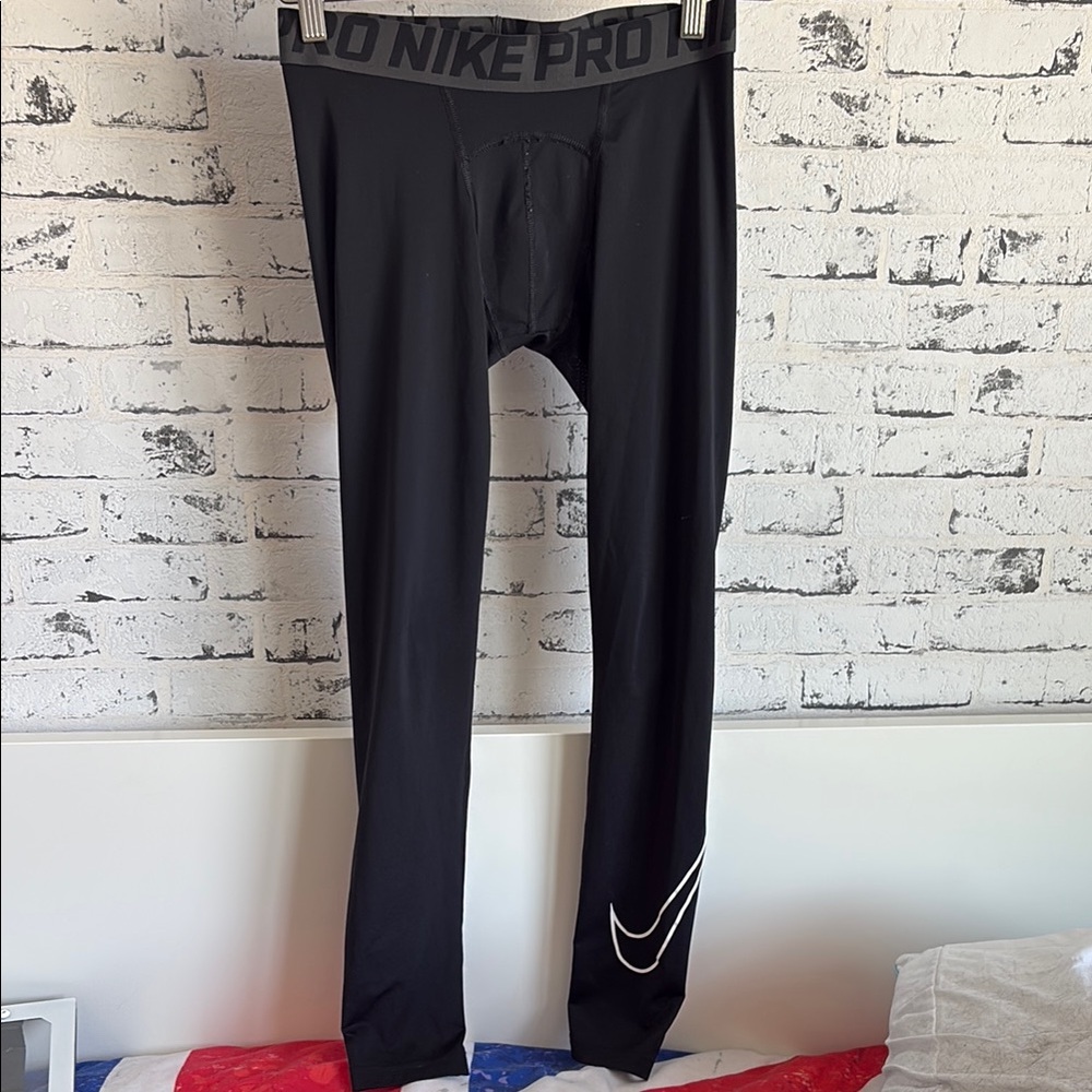Nike Black Compression Leggings with Moisture-Wicking Fabric